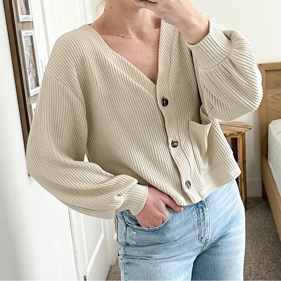 OAK + FORT Nude Beige Ribbed Lantern Sleeve Cardigan - Picture 11 of 13
